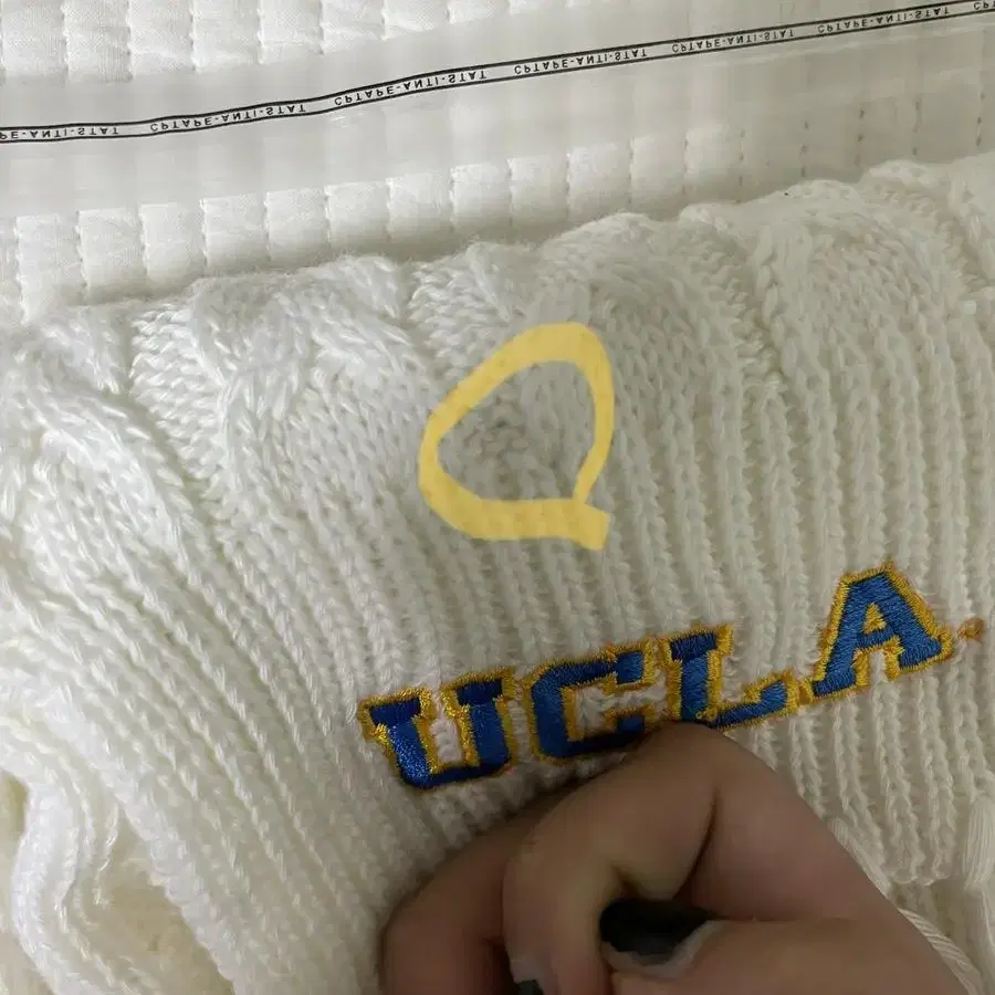 UCLA 목도리