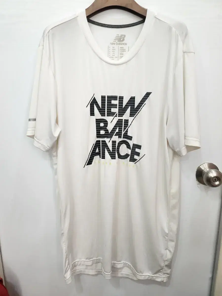 Big size, actual measurement reference) new balance 짱이쁜 빅사이즈 반팔티셔츠 !