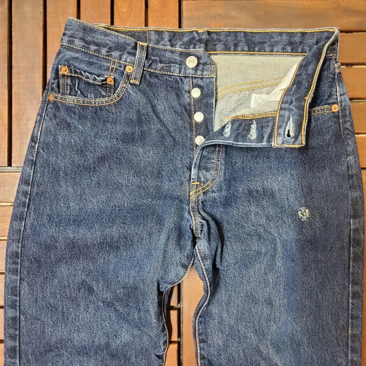 00s Levis 501 (31 inch)