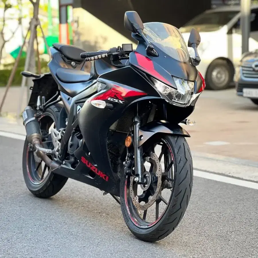 스즈키gsx-r125  2019년형 판매합니다 연락주세요