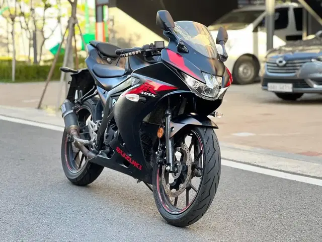 스즈키gsx-r125  2019년형 판매합니다 연락주세요