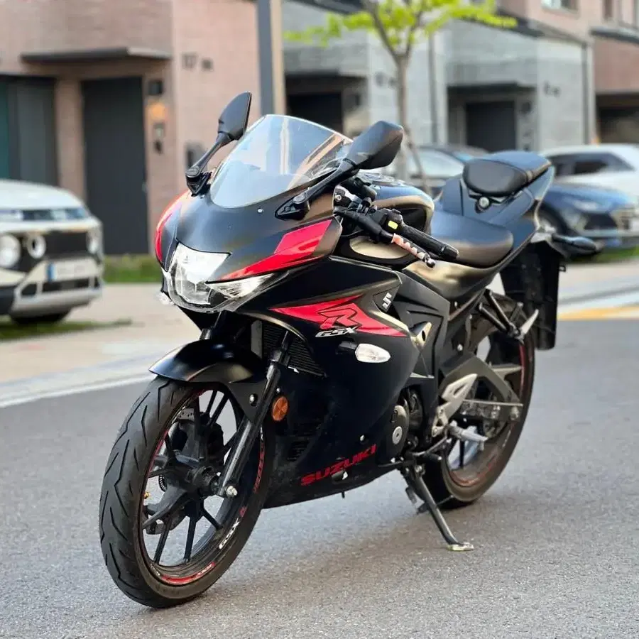 스즈키gsx-r125  2019년형 판매합니다 연락주세요