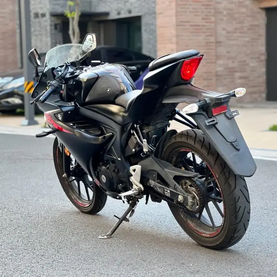 스즈키gsx-r125  2019년형 판매합니다 연락주세요