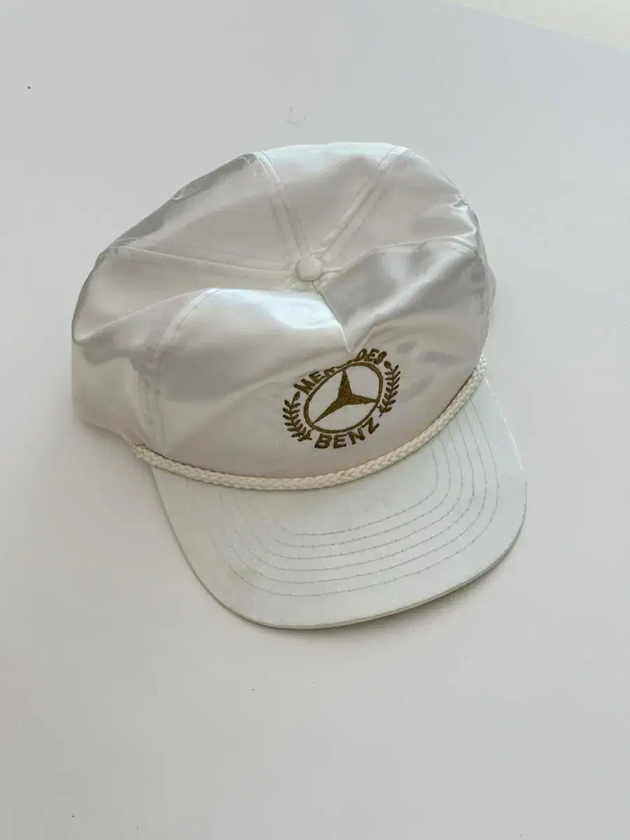 Vintage Mercedes-Benz hat