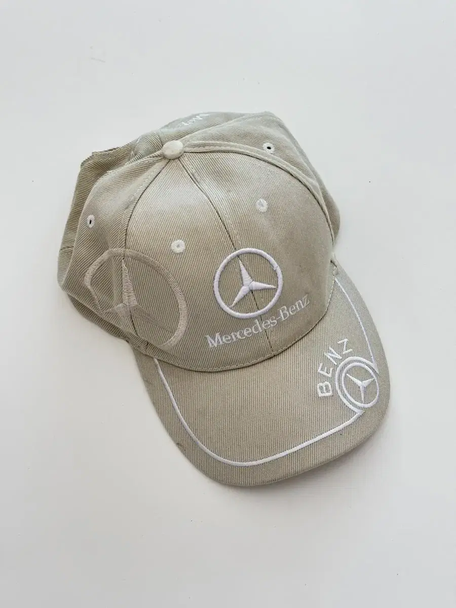 Vintage Mercedes-Benz hat