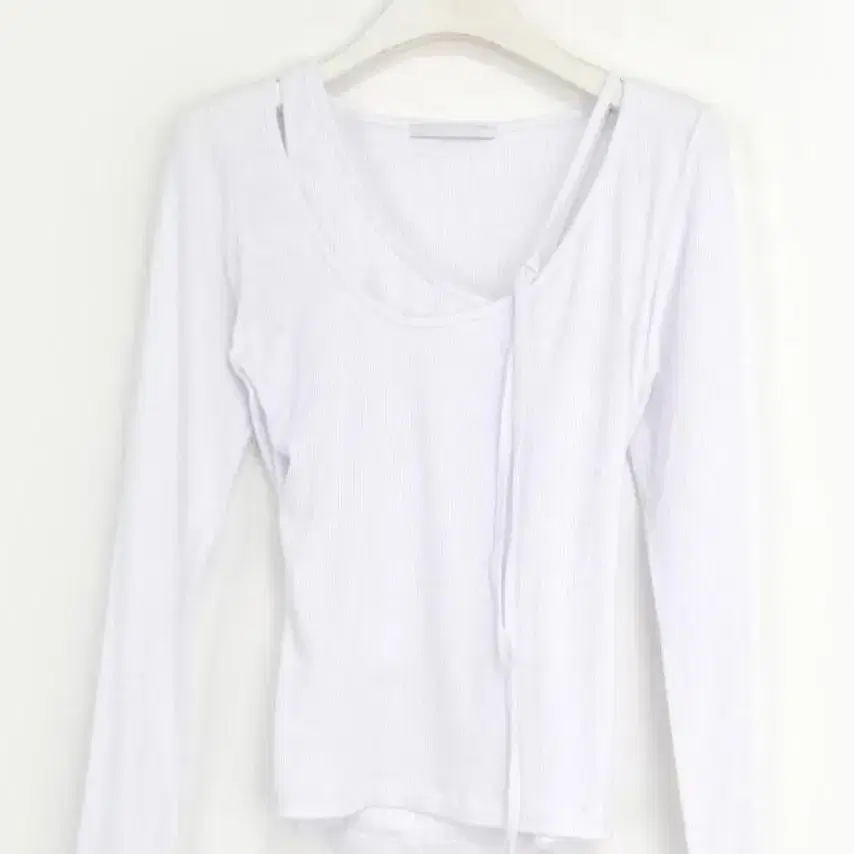 LAYERING STRAP T (WHITE)