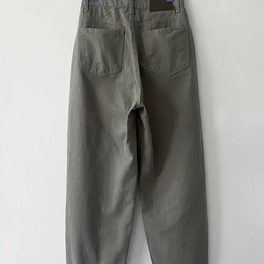 아르코이니스 semi wide olive pants