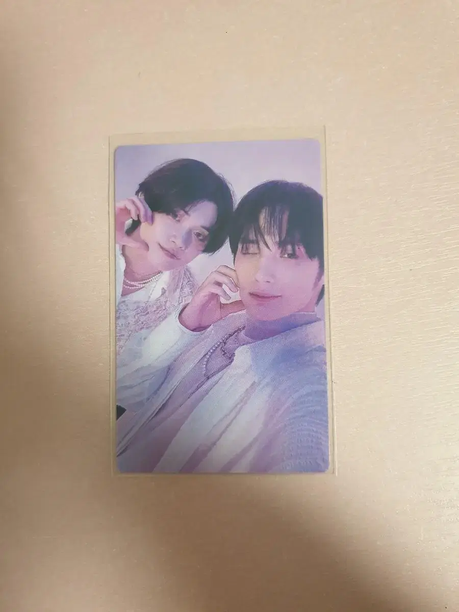 TXT's sweet album, Yeonjoon's Unit Limited B Yeonjun/Hueningkai photocard Sells.