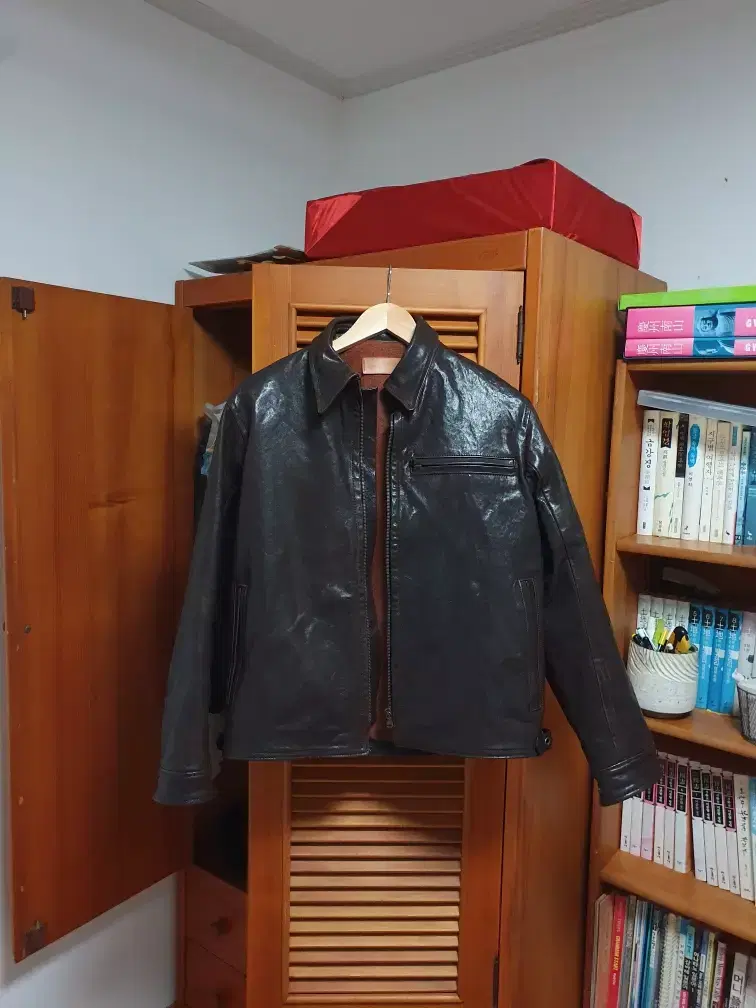 Xin HongGeun Brown leather jacket 90-95