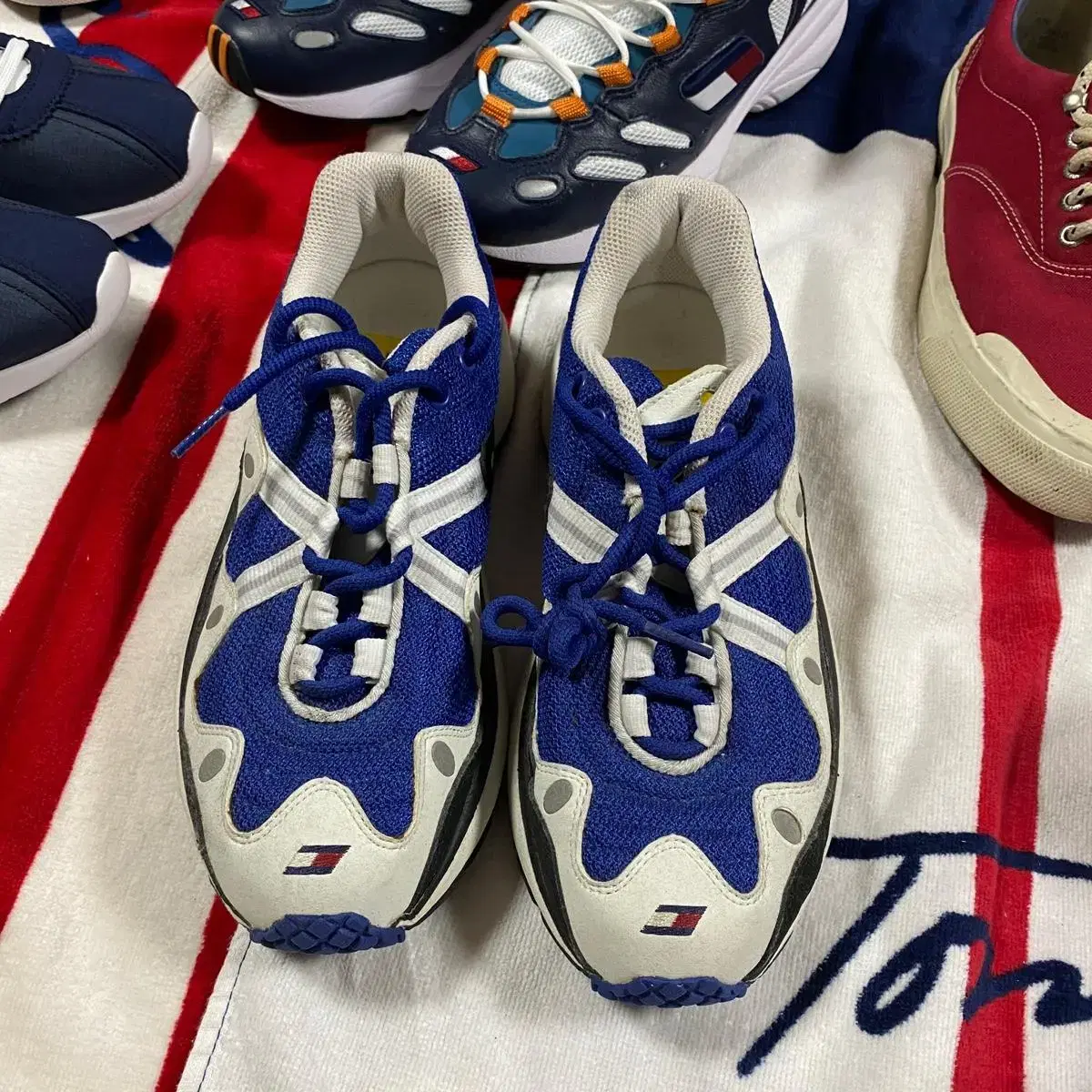 90s tommy hilfiger shoes 타미힐피거