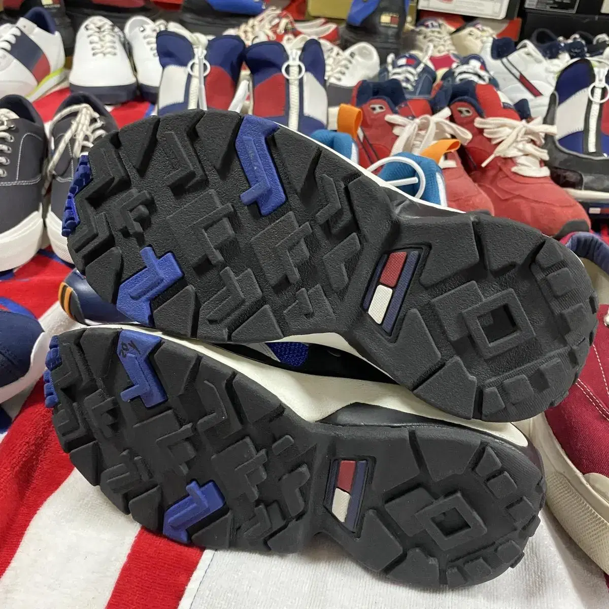 90s tommy hilfiger shoes 타미힐피거