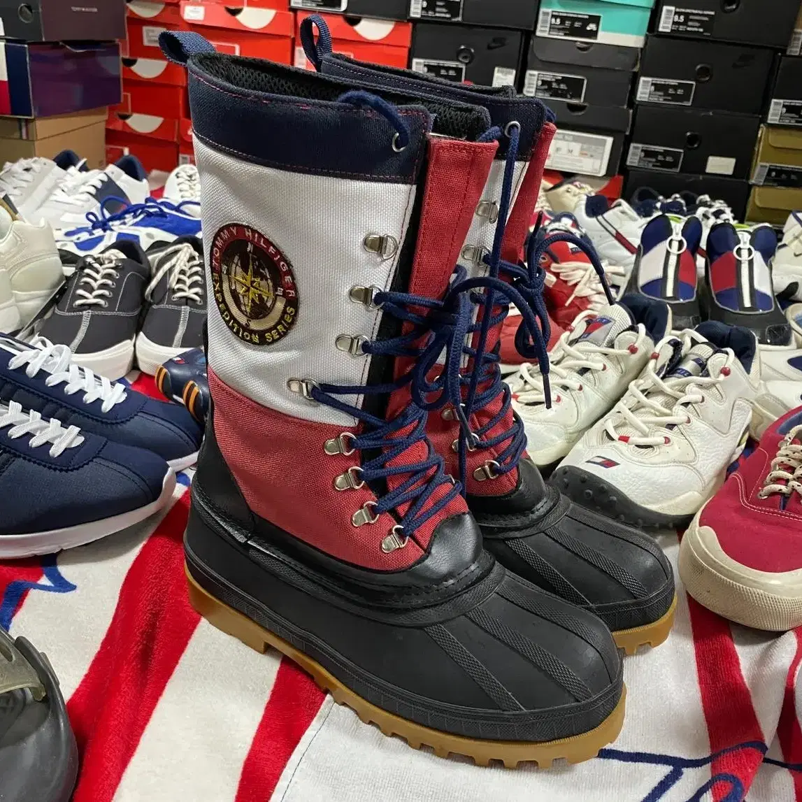 90s tommy hilfiger expedition duck boots