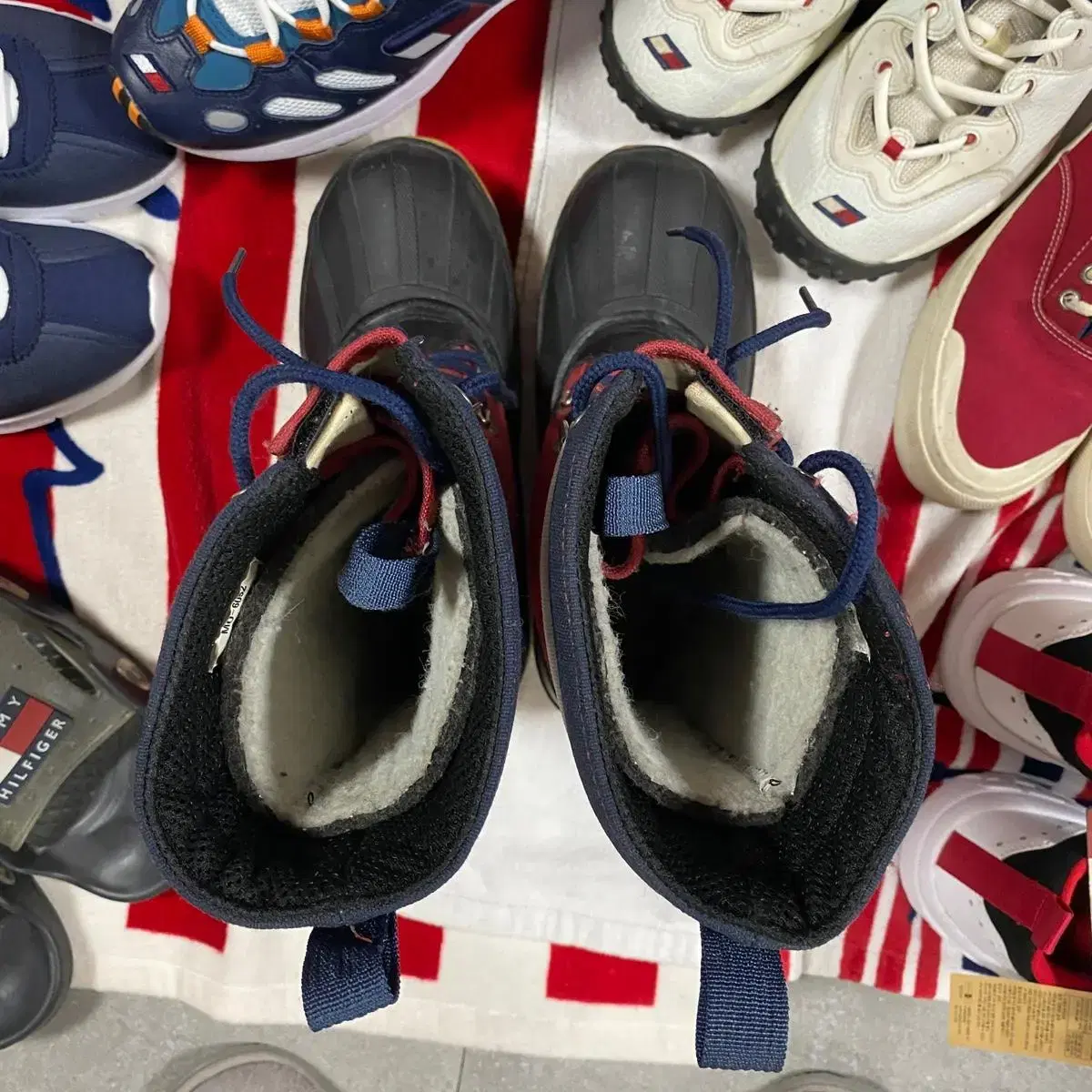 90s tommy hilfiger expedition duck boots