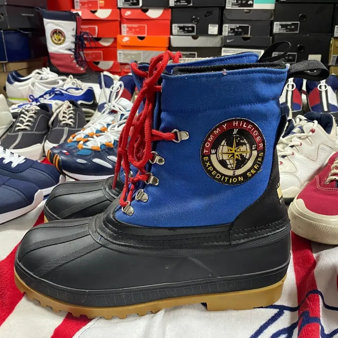 90s tommy hilfiger expedition duck boots