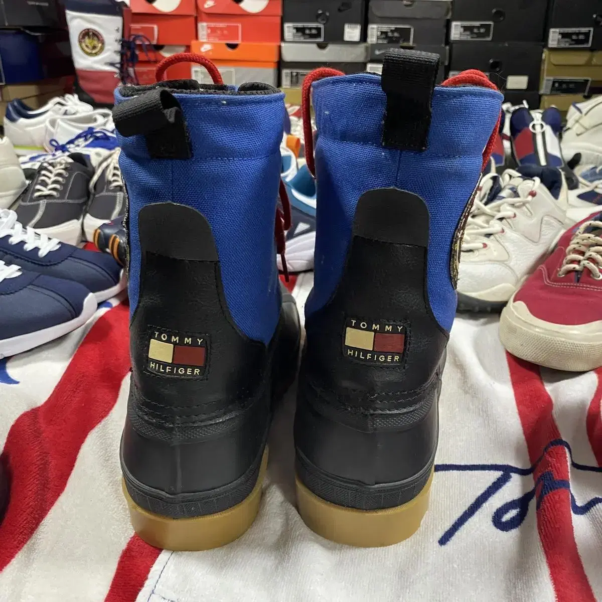 90s tommy hilfiger expedition duck boots