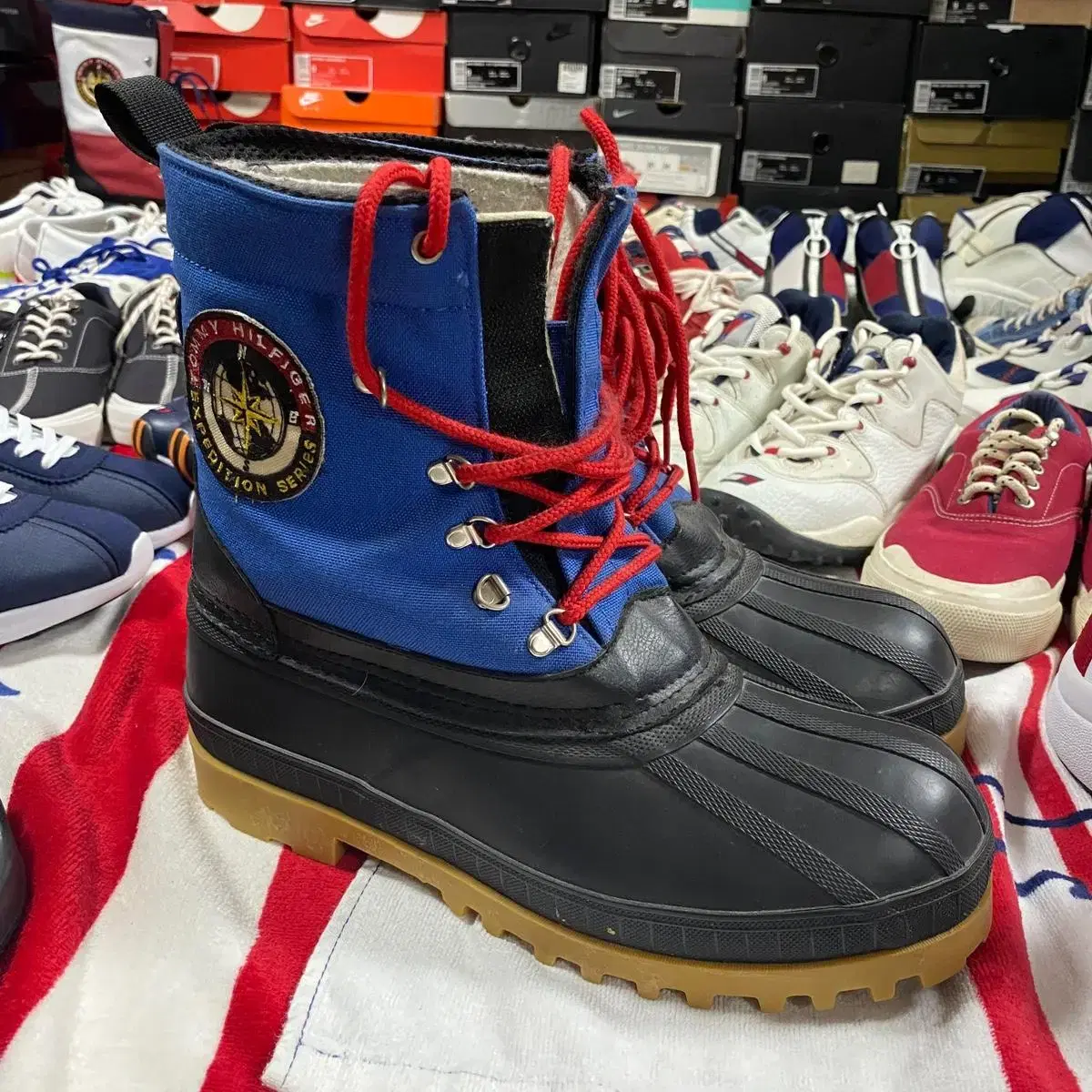 90s tommy hilfiger expedition duck boots