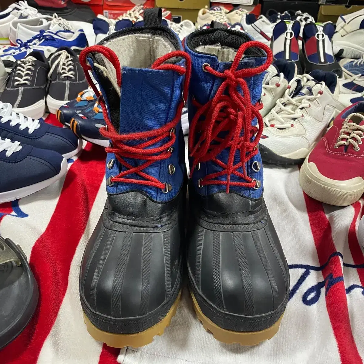 90s tommy hilfiger expedition duck boots