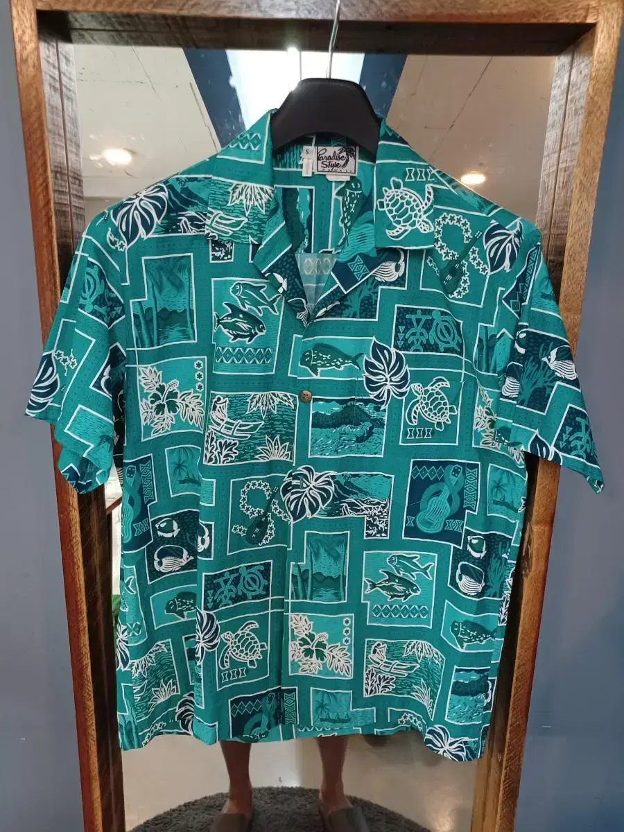 Vintage Hawaiian short sleeve shirtSouthern S