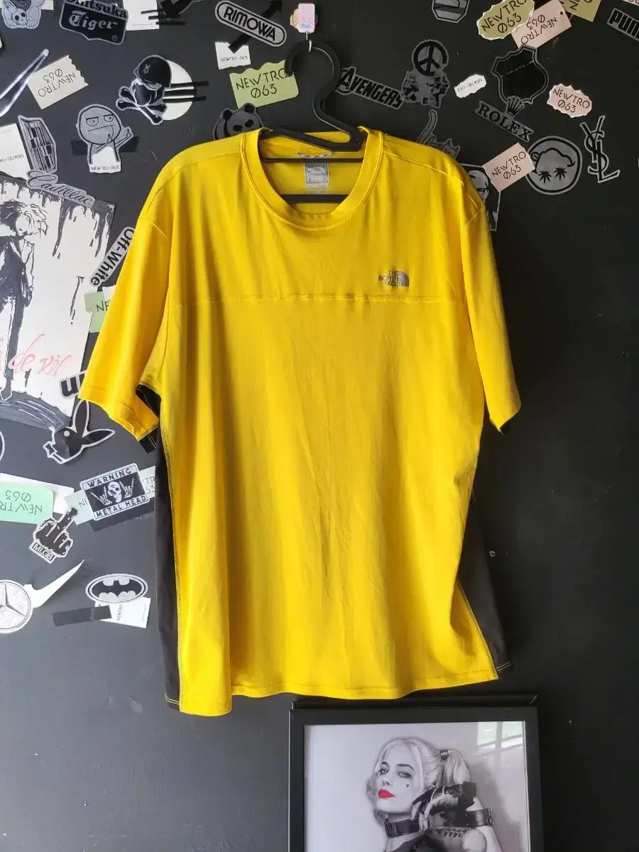 The North Face Vahn Tee. Yellow L, 100. Tracksuit