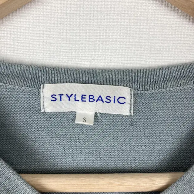 STYLEBASIC 소라색 브이넥 니트 빈티지 구제 a382