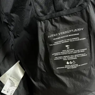 Louis Vuitton Louis Vuitton 2054 Heat Reactive Puffer, Black, 52