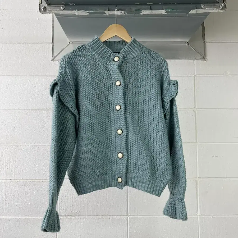 rodeo crown bell line arms cardigan