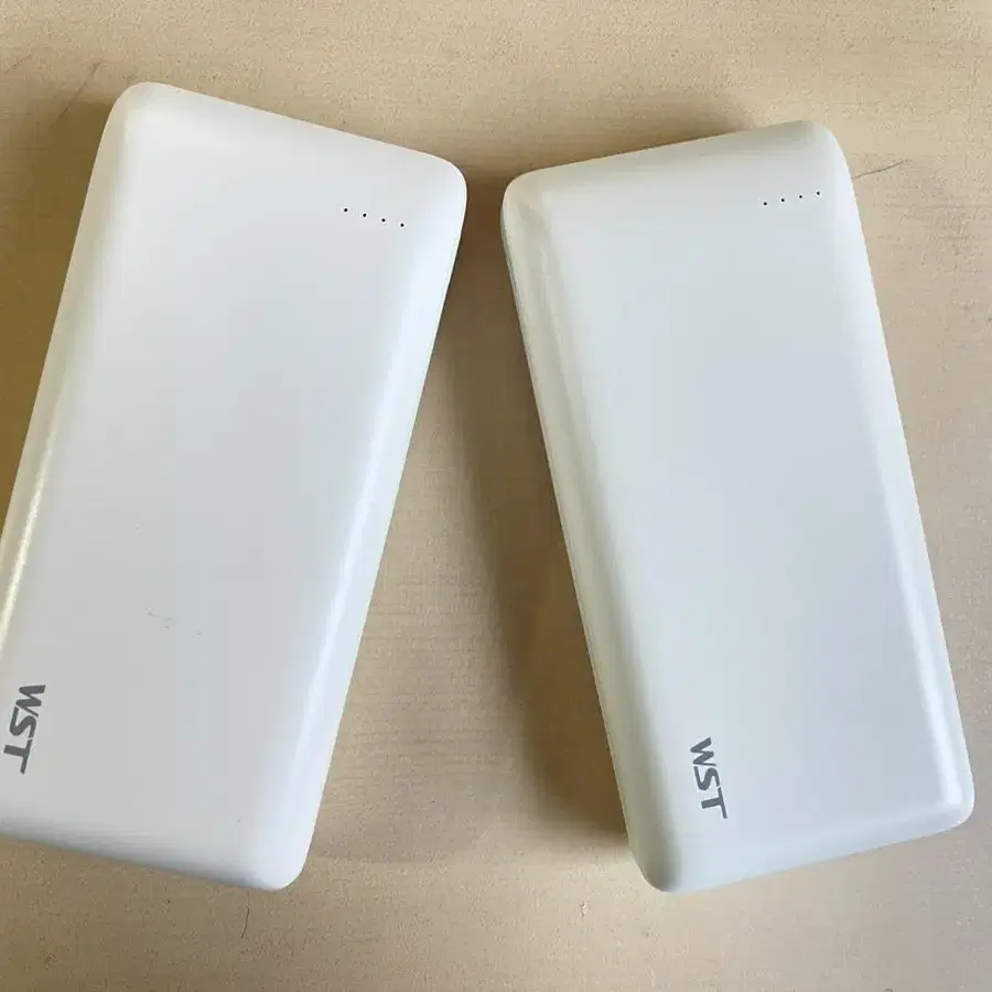 보조배터리 20000mAh 새 것 팝니다