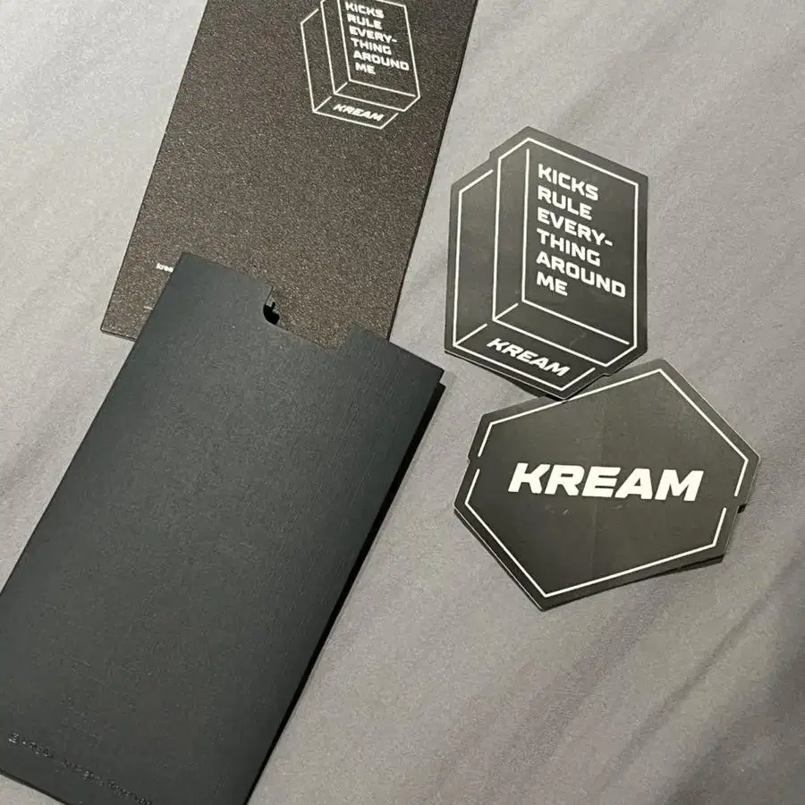 크림 KREAM 스티커 정품