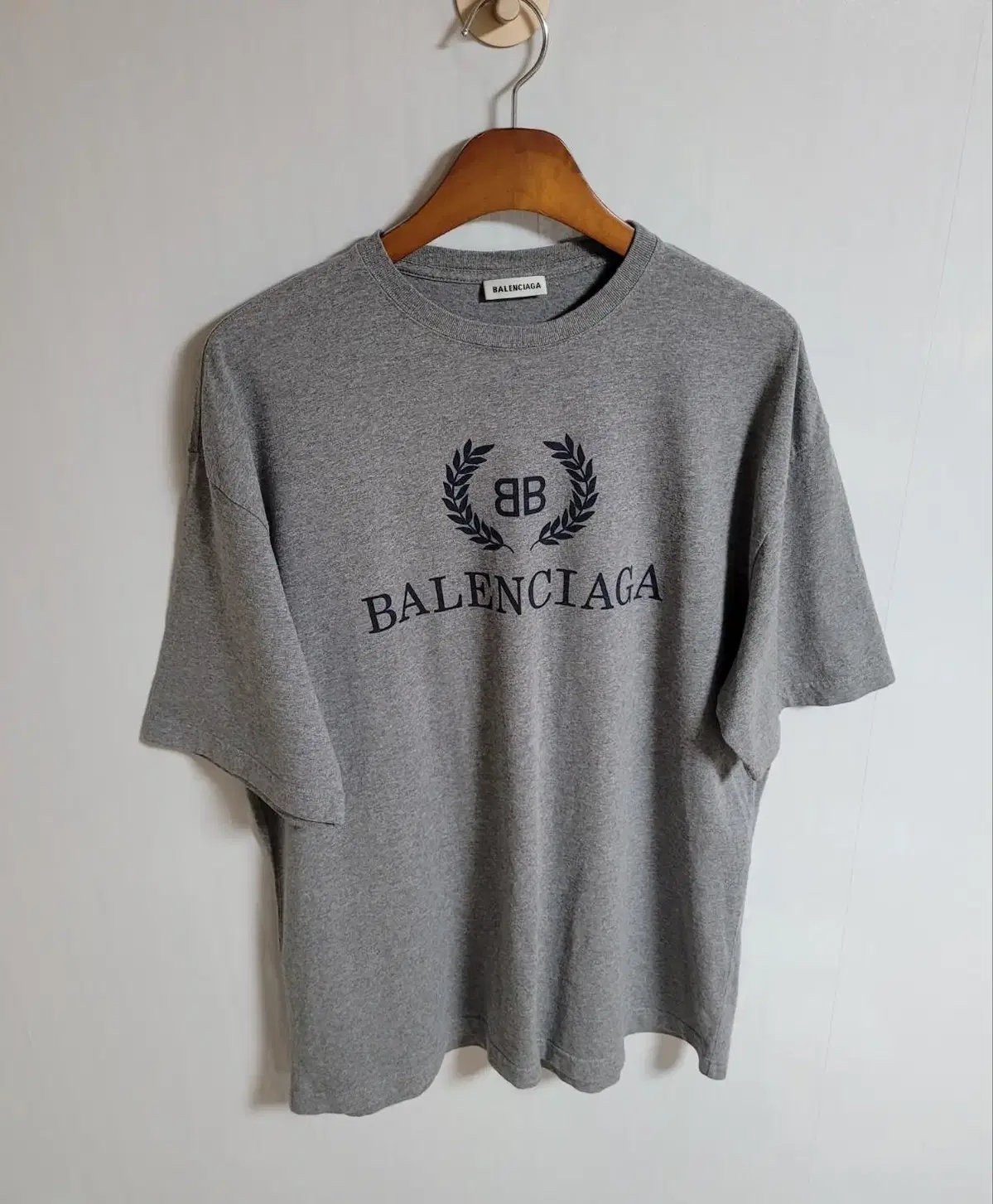 Balenciaga Grey Laurel Overfit Short Sleeve T-shirt XS 546192 TCV25