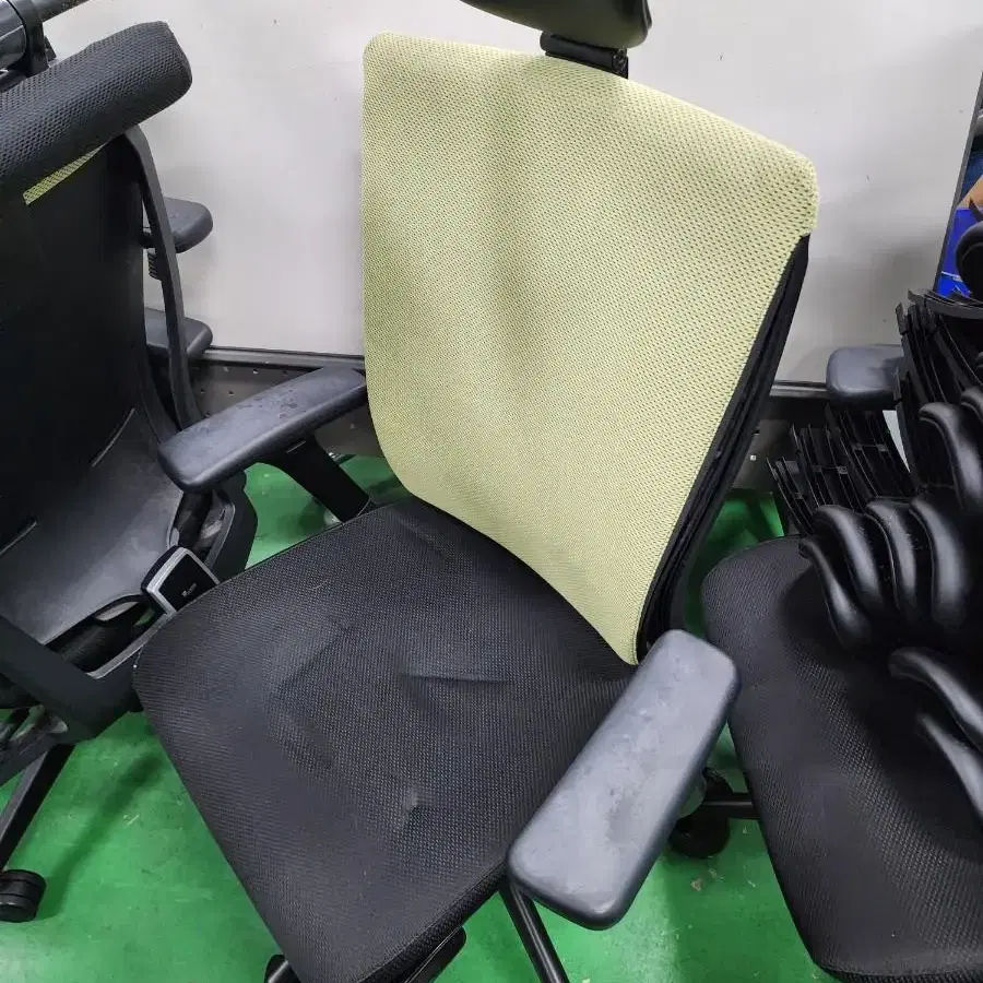 퍼시스 리플라이 헤드의자