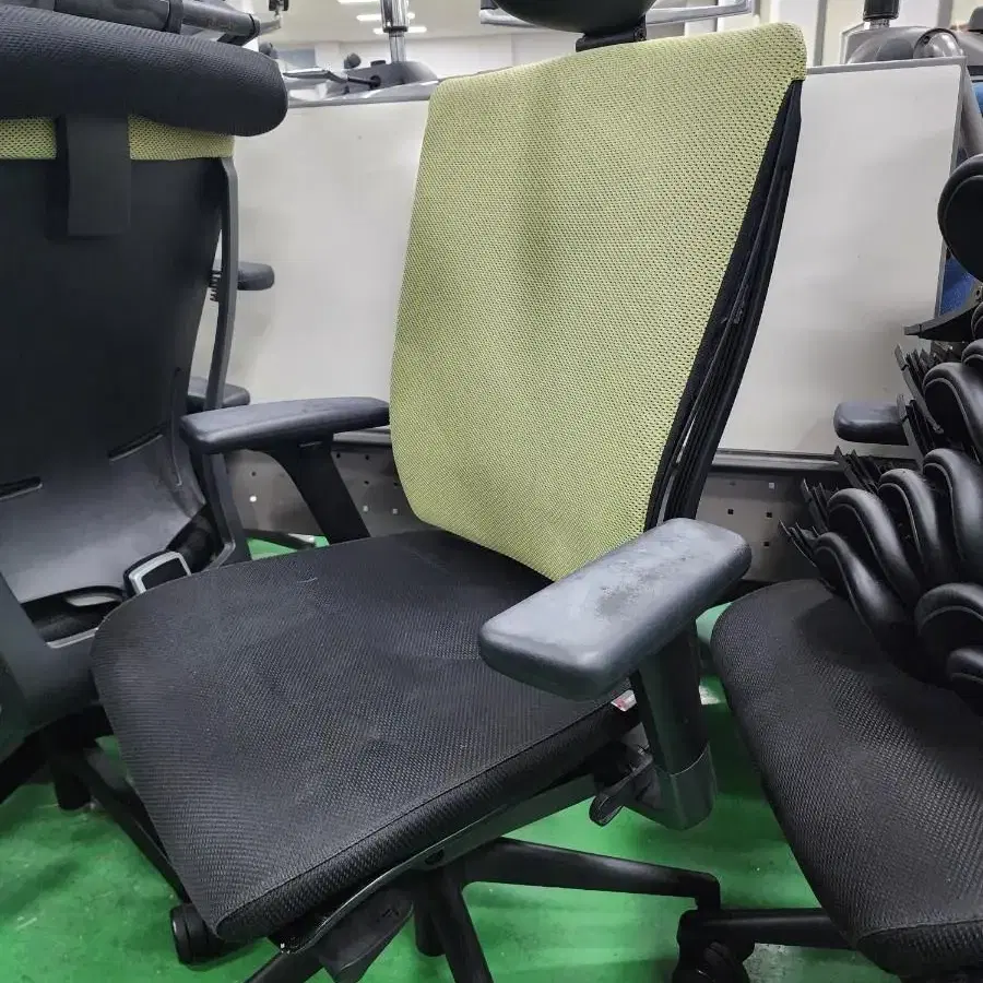 퍼시스 리플라이 헤드의자