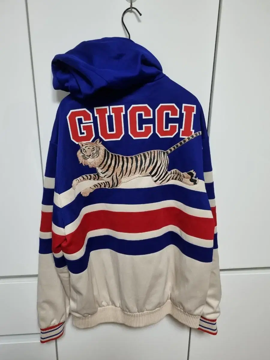 M Genuine Brand New Gucci Tiger Embroidered Jacket