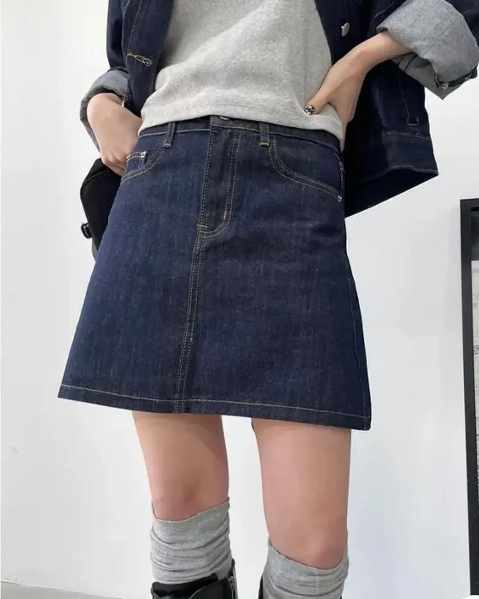 (새상품)아쿠비클럽 indigo denim skirts/s 애니원모어