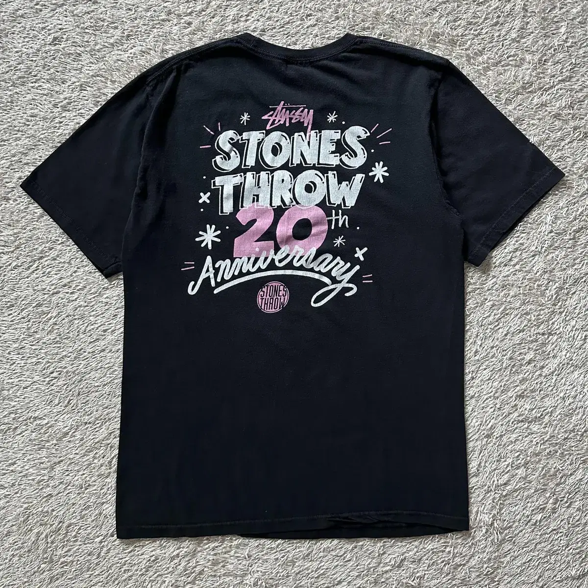 [M] 스투시 X STONES THROW 20주년 반팔 티셔츠