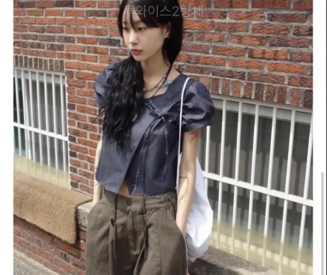 모래하우스 puff wrap blouse 데님 블라우스