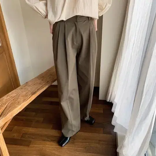 에이인 margaret cotton pintuck pants