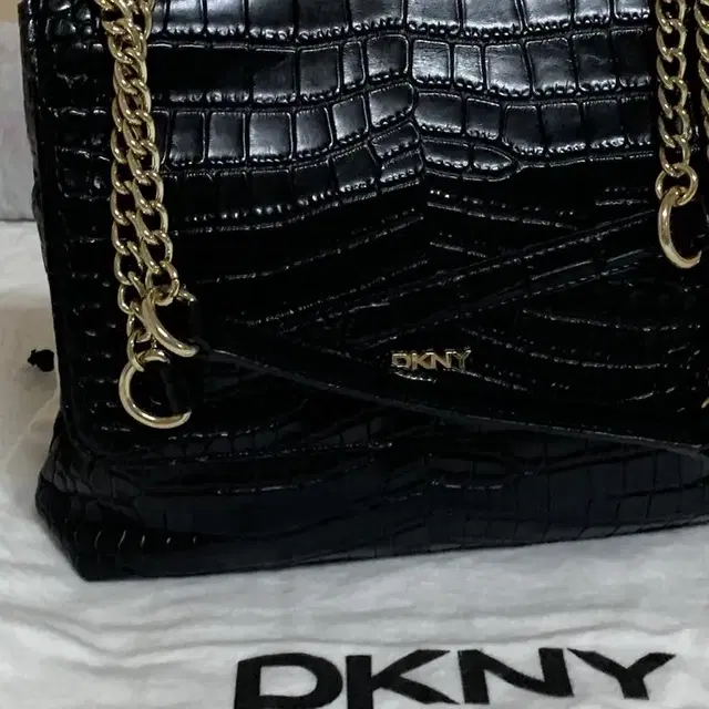 DKNY 가죽 가방