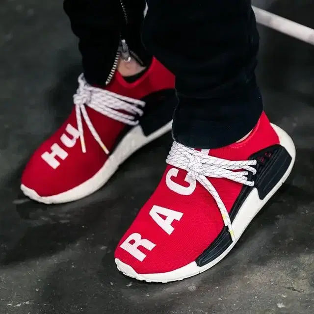 아디다스 x 퍼렐 윌리암스nmd hu 휴먼레이스 OG