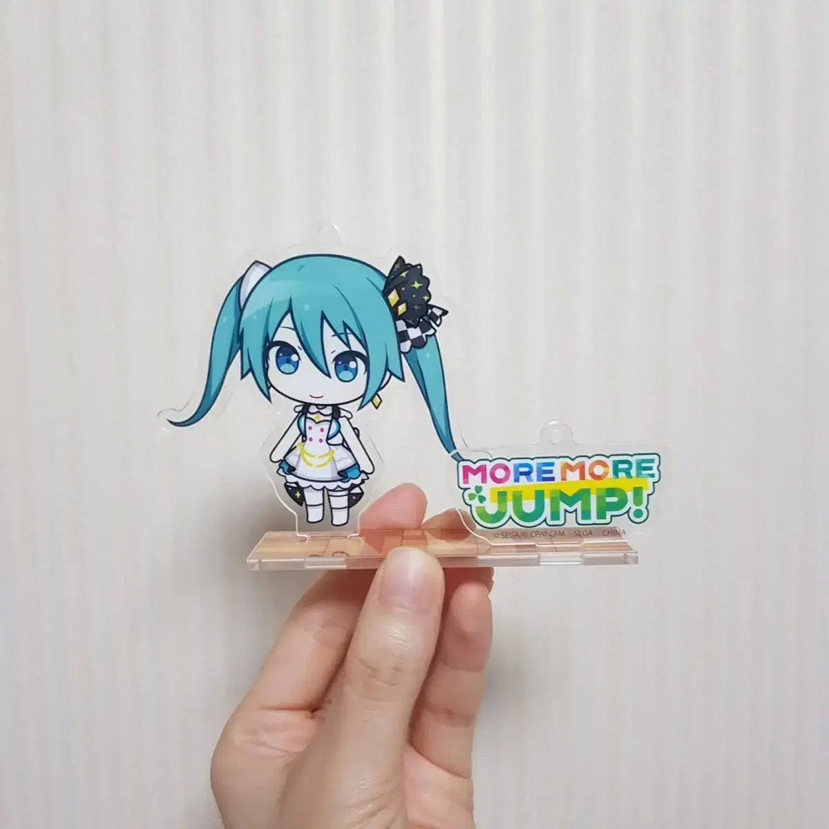 Pseudo momo store Hatsune Miku acrylic stand sells