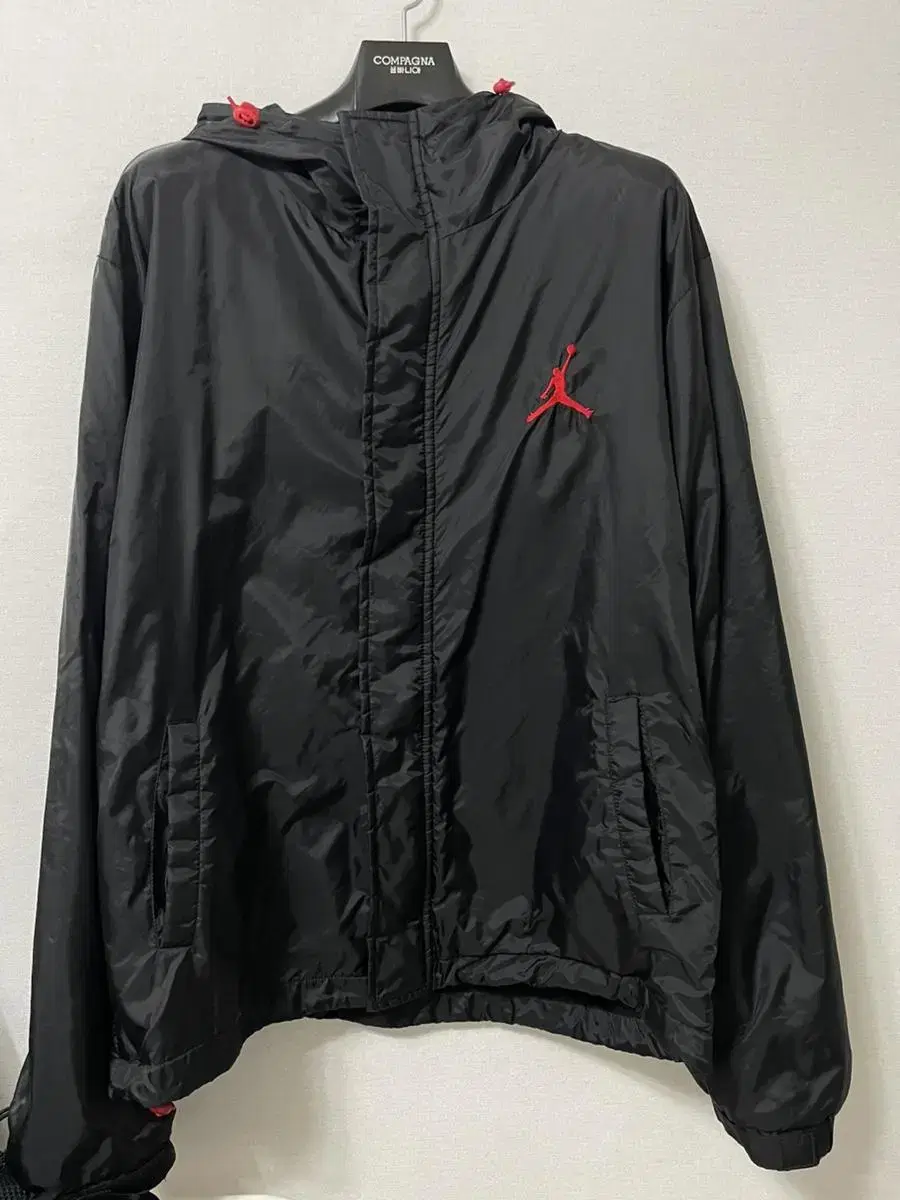 [L] Jordan Windbreaker Jumper