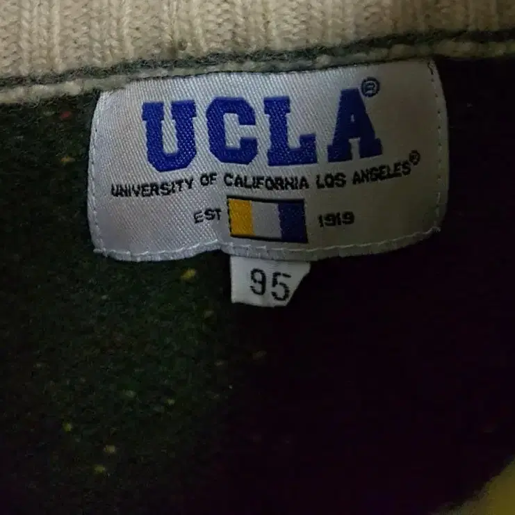 UCLA 니트집업 판매합니다