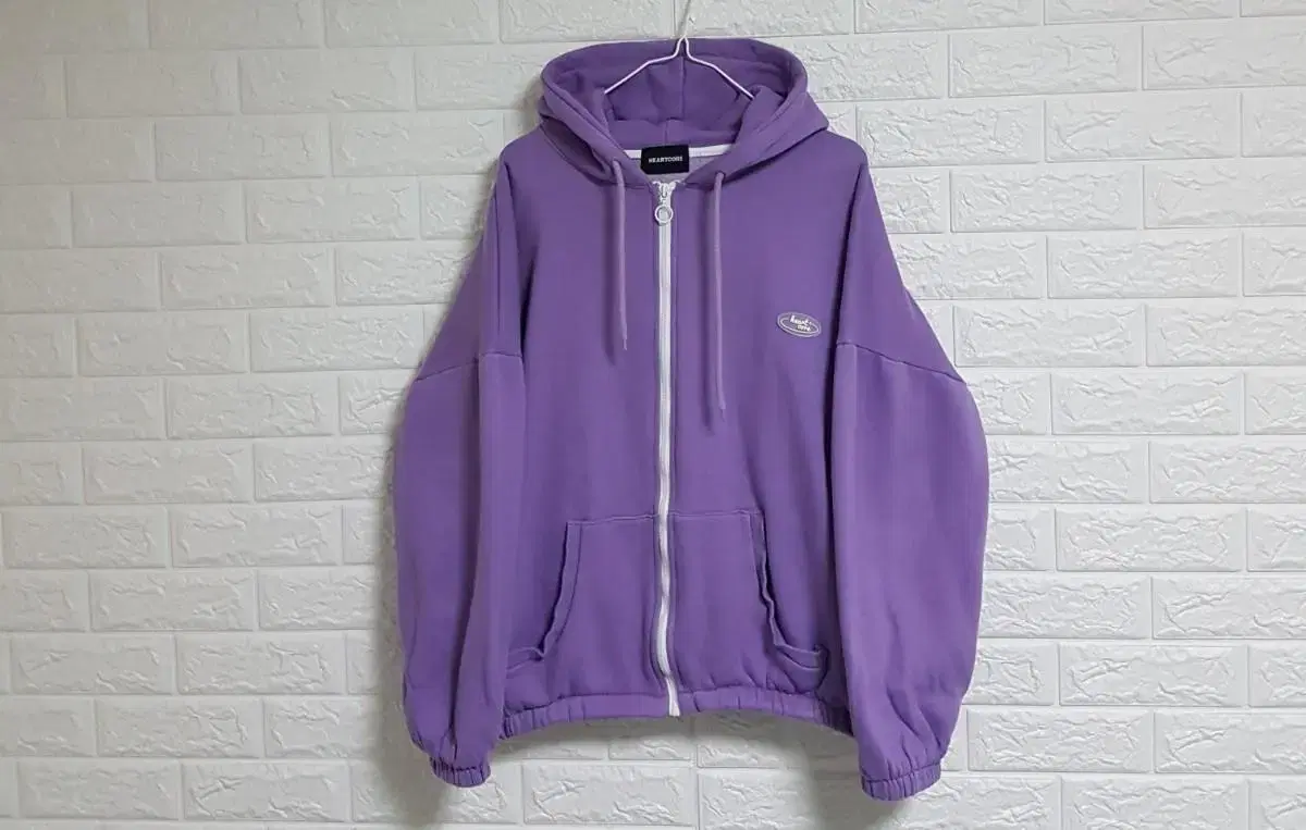 HEARTCORE Hooded zip-up sells