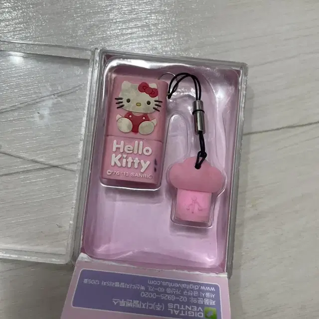 헬로키티 USB 16GB