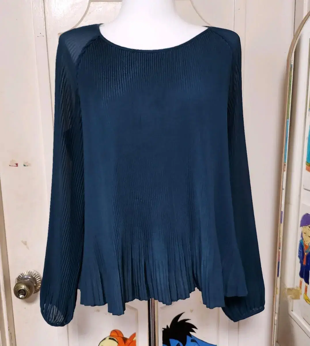 (M) Club Monaco Pleated Blouse *Price Down*