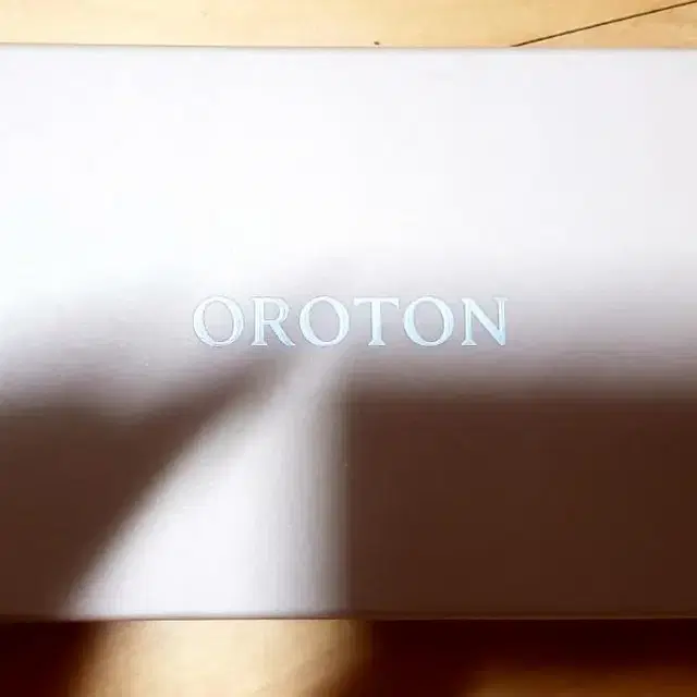 호주 명품 브랜드 오로톤(OROTON) 블랙 여성 지갑