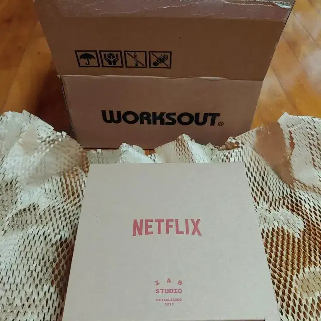 IAB studio Netflix Bowl set 보올세트