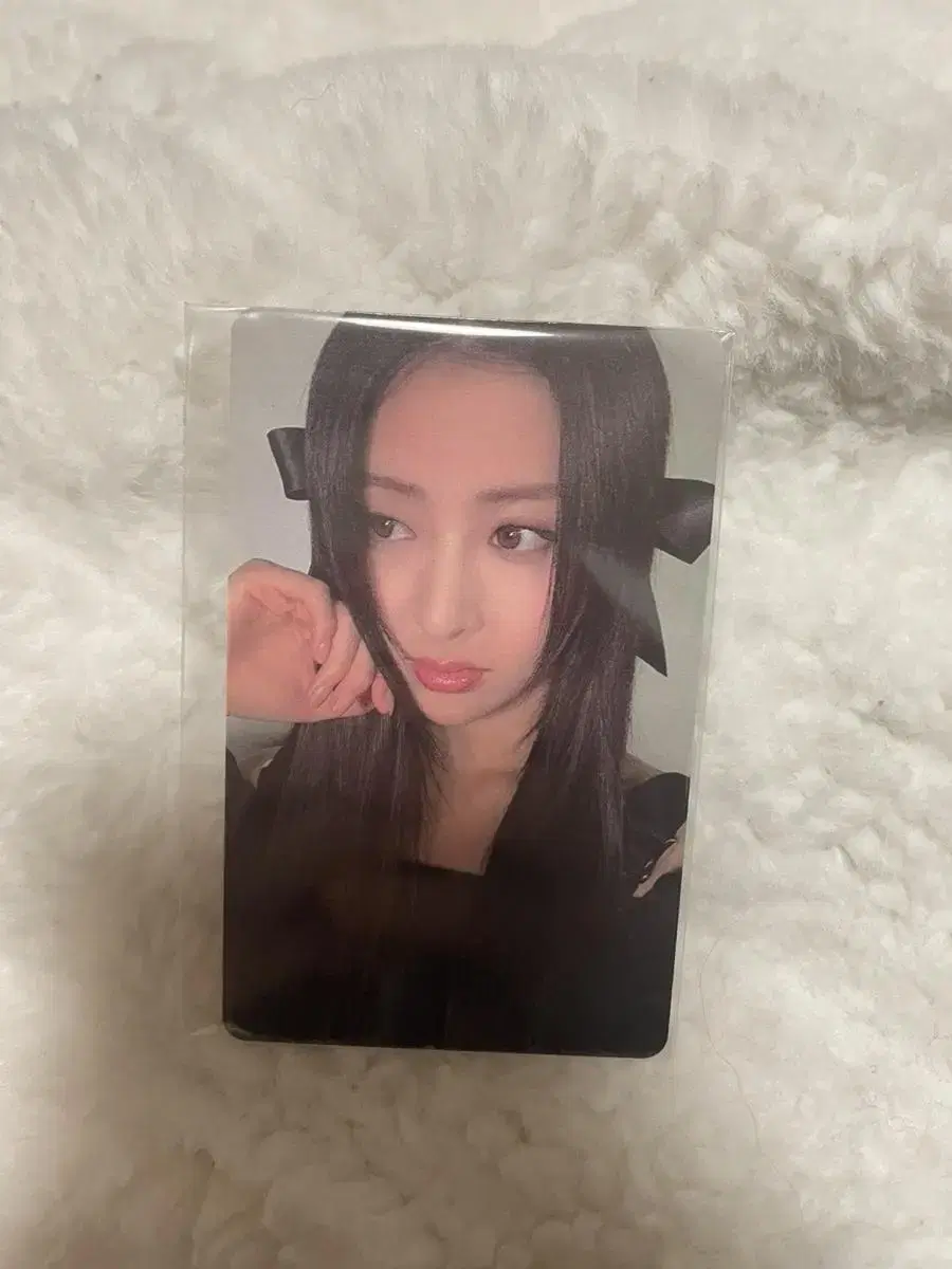 Le sserafim unforgiven weverse unreleased photocard huh yunjin photocard