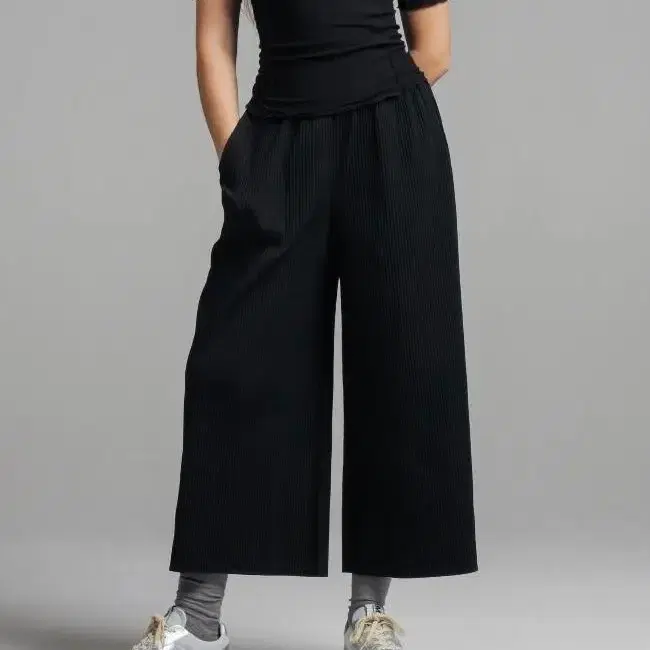 iss  ey miyake me Wide Pants Black 원사이즈