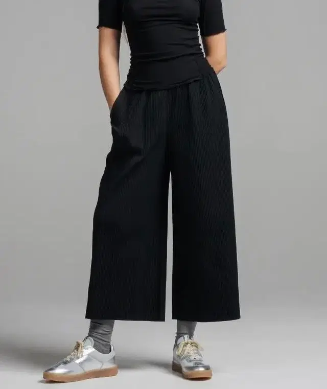 iss  ey miyake me Wide Pants Black 원사이즈