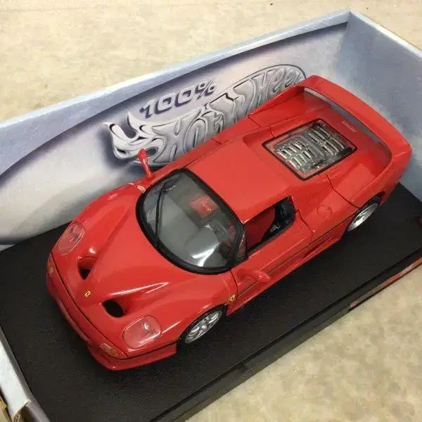 Hotwheels 1:18 페라리F50 다이캐스트 중고제품 팝니다.